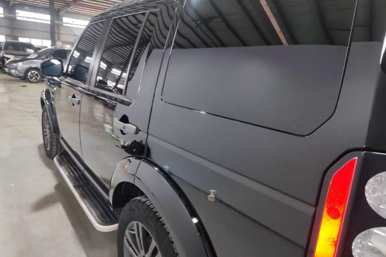 Used Land Rover Discovery 2016 3.0 SC Obsidian Black Heritage Edition SE