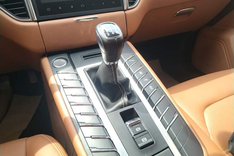 Used Zotye SR9 2017 2.0T Manual "Ultimate Road" Edition Gear Lever