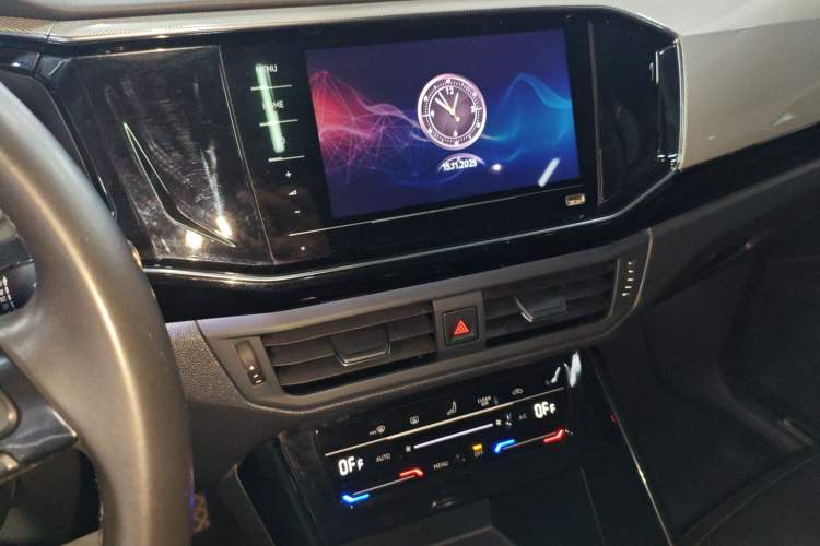 Used Volkswagen Tayron 2022 330TSI Two-Wheel Drive Luxury Smart Connectivity Version Audio And AC Panel