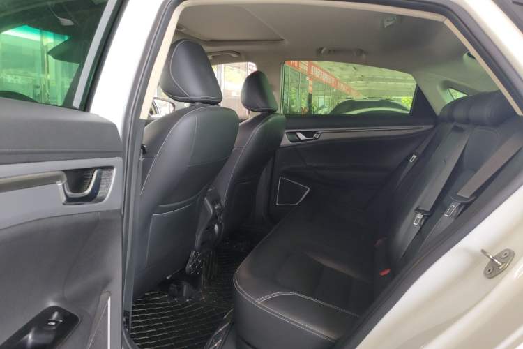 Used Geely Auto Emgrand GL 2018 1.8L Manual Elite Smart Connectivity Version Left Rear Seat