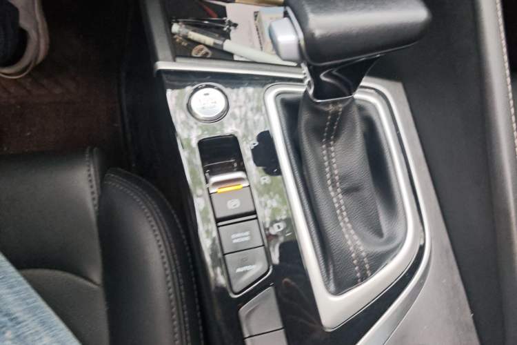 Used CHANGAN Eado 2020 PLUS Blue Whale NE 1.4T GDI DCT Fēngshàng Trim Gear Lever