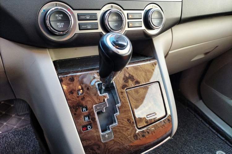 Used Mazda 8 2013 2.5L Ultimate Edition