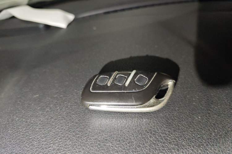 Used Roewe RX3 2020 1.6L CVT 4G Connected Ultra-Cool Flagship Edition