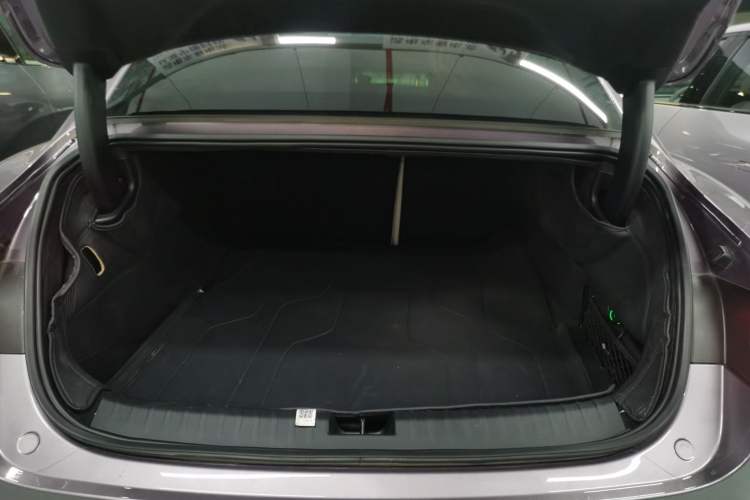 Used Xiaomi Auto SU7 2024 Four-Wheel Drive Ultra-Long Range Advanced Intelligent Driving Max Edition Trunk