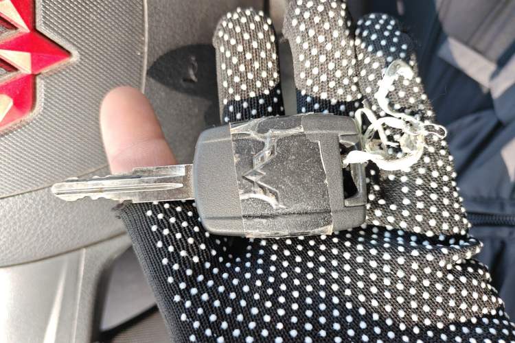 Used Wuling Hongguang V 2022 1.5L Jingqu Edition Electric-Assist LAR Vehicle Key