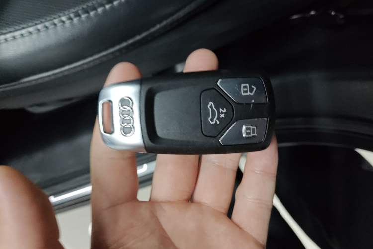 Used Audi A4L 2022 40 TFSI Fashion Dynamic Model Vehicle Key