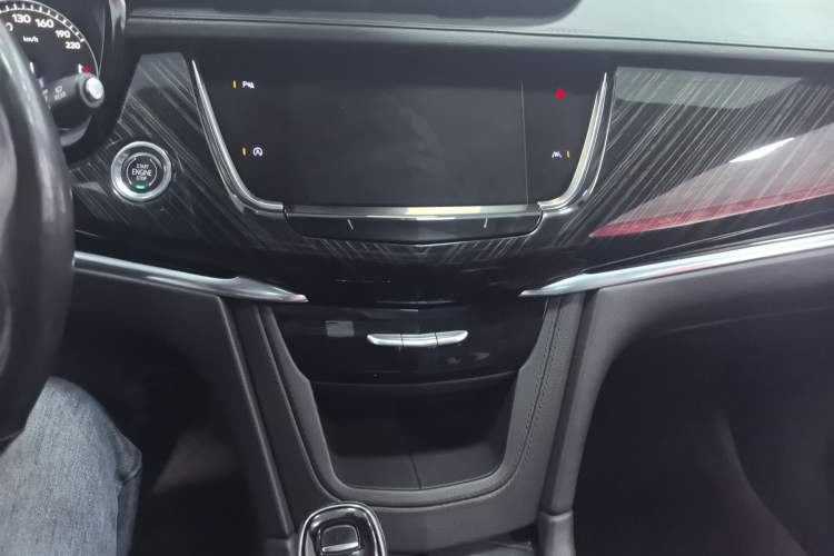 Used Cadillac XT6 2022 2.0T 7-Seater Four-Wheel Drive Luxury Version Audio And AC Panel