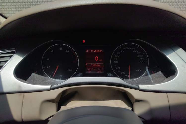 Used Audi A4L 2012 2.0 TFSI automatic standard version Instrument Cluster