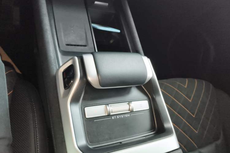 Used Deepal G318 2024 Four-Wheel-Drive Air Suspension Model Gear Lever