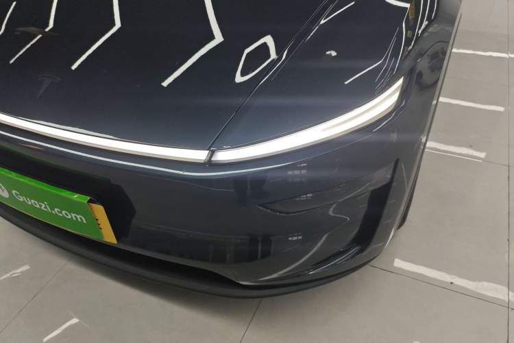 Used Tesla Model Y L 2025 Model Long-Range All-Wheel-Drive Version