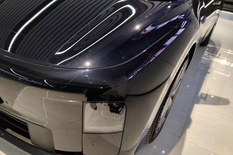 Used Li Auto i6 2025 Model Four-Wheel-Drive Standard Type
