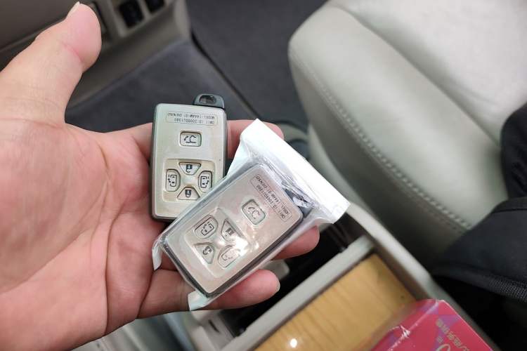 Used Toyota Previa 2007 3.5L 7-Seater Luxury Version Vehicle Key