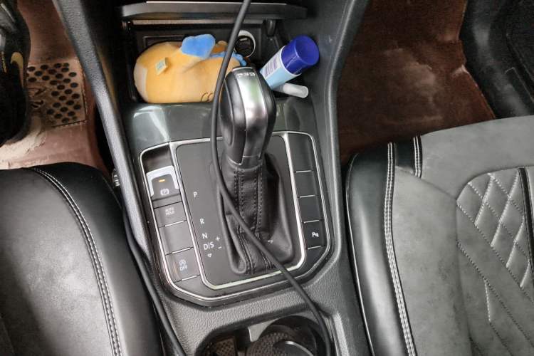 Used Volkswagen Golf Sportsvan 2016 230TSI Automatic Trend Edition Gear Lever