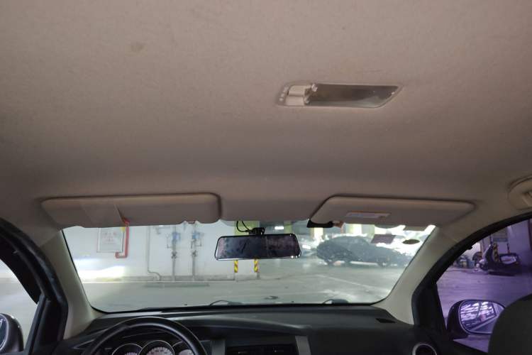 Used Nissan Livina 2010 JINRUI Edition 1.6L Automatic Standard Model Headliner