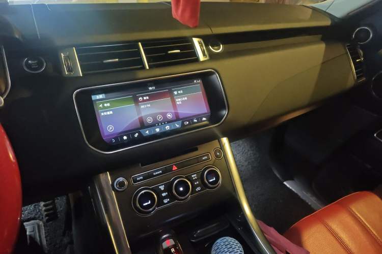 Used Land Rover Range Sport 2017 3.0 SC V6 HSE DYNAMIC Audio And AC Panel