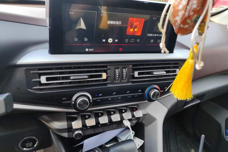 Used CHANGAN KAICHENG F70 2022 2.4T Gasoline Automatic 4x4 Overland Edition Standard Wheelbase 4K22D4T Audio And AC Panel