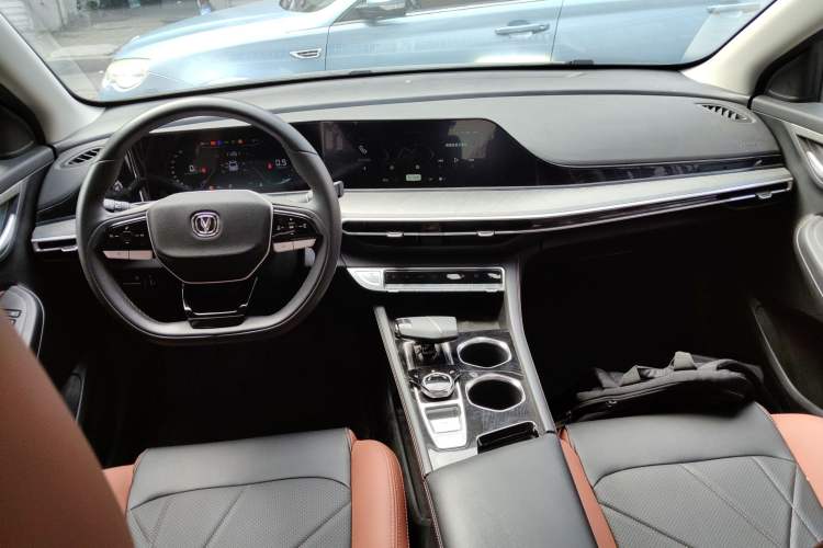 Used CHANGAN Eado 2022 PLUS Blue Whale NE 1.4T GDI DCT Prestige Edition Center Console