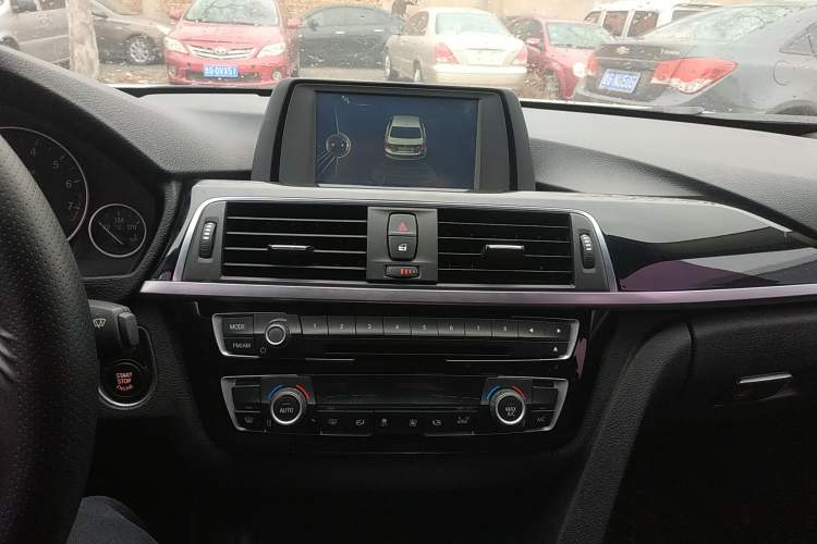 Used BMW 3 Series 2016 316i Fashion Model
