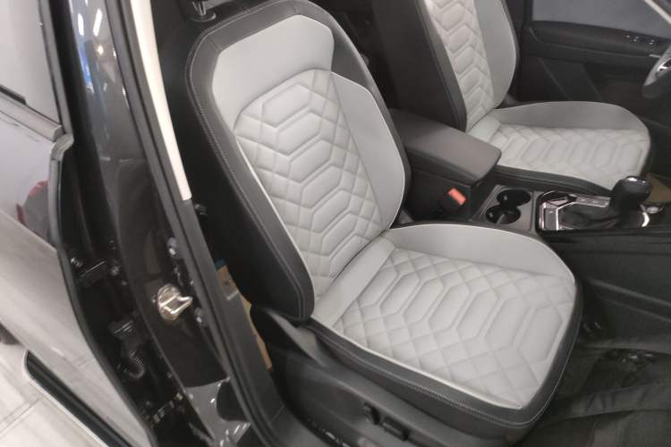 Used Volkswagen Tayron 2024 330TSI Two-Wheel Drive Luxury Plus Advanced Version
