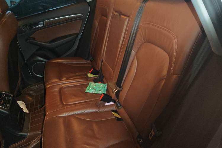 Used Audi Q5 2013 40 TFSI Ambition Left Rear Seat