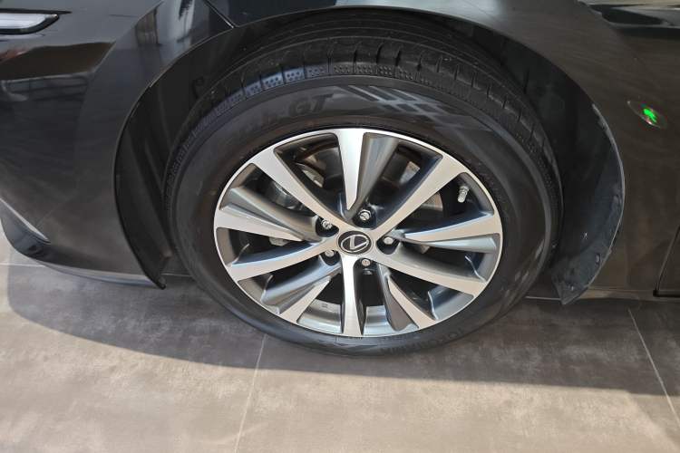 Used Lexus ES 2020 200 Excellence Edition
