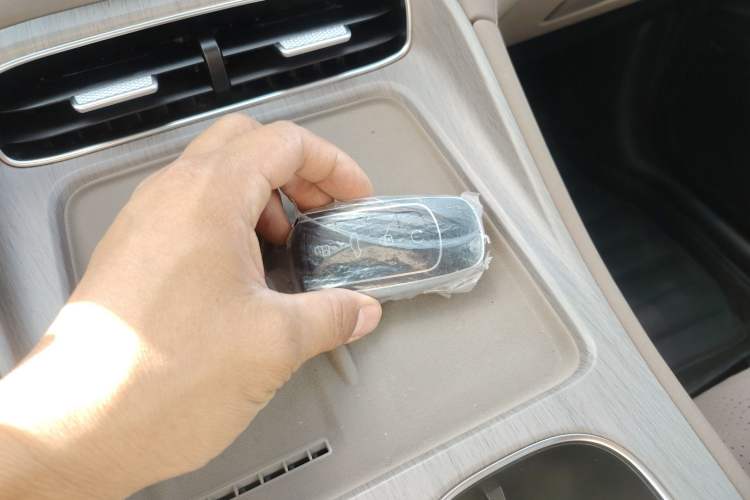 Used Chery Tiggo 8 PLUS C-DM 2025 1.5T 116 km Prestige Version 5 Seats
