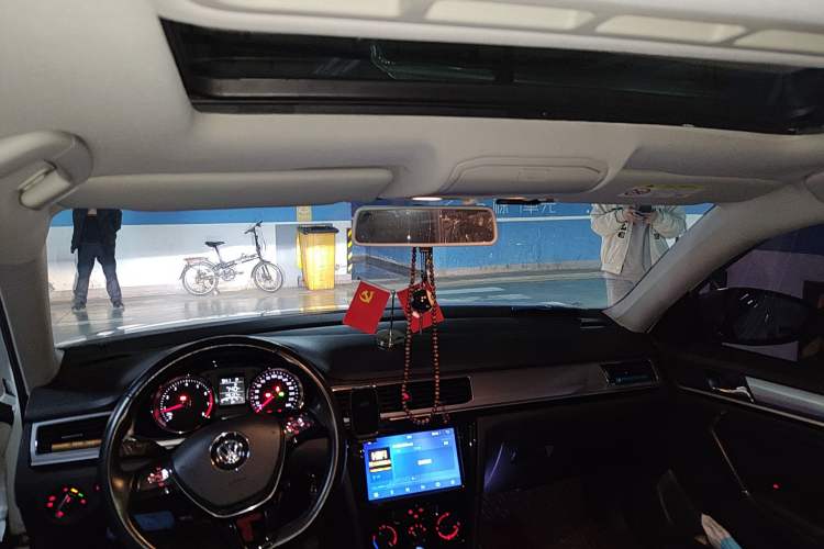 Used Volkswagen Bora 2018 1.5L Automatic Comfort Model Headliner