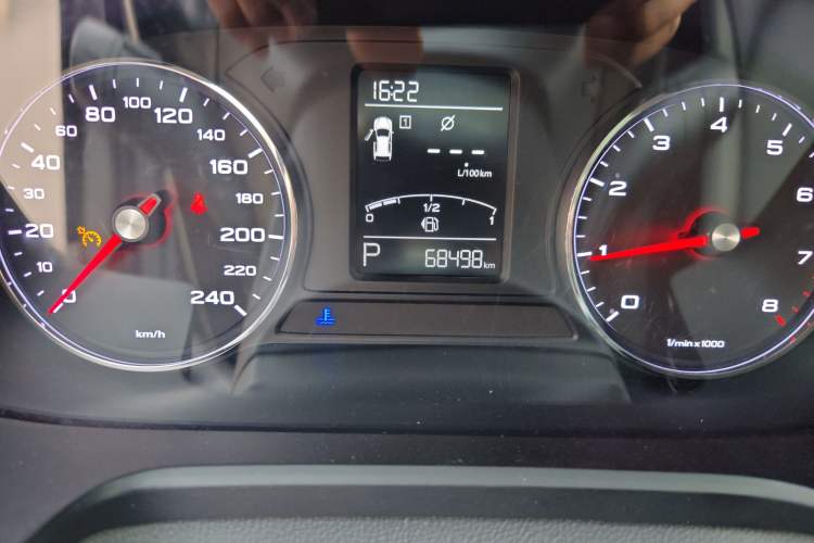 Used Roewe RX5 2019 20T Two-Wheel Drive Automatic 4G Connected Platinum Edition