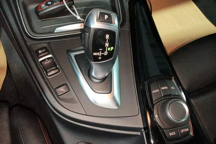 Used BMW 3 Series 2013 316i Sport Design Package Gear Lever