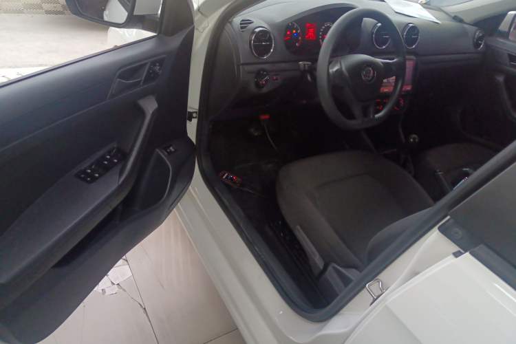 Used Volkswagen Jetta 2017 1.5L Manual Fashion Edition
