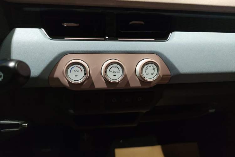 Used Chery QQ Ice Cream 2025 Model 205km Sundae Edition