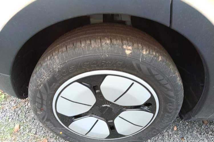 Used Geely Galaxy Geome 2026 Model 310km Youth Edition Right Rear Wheel Hub