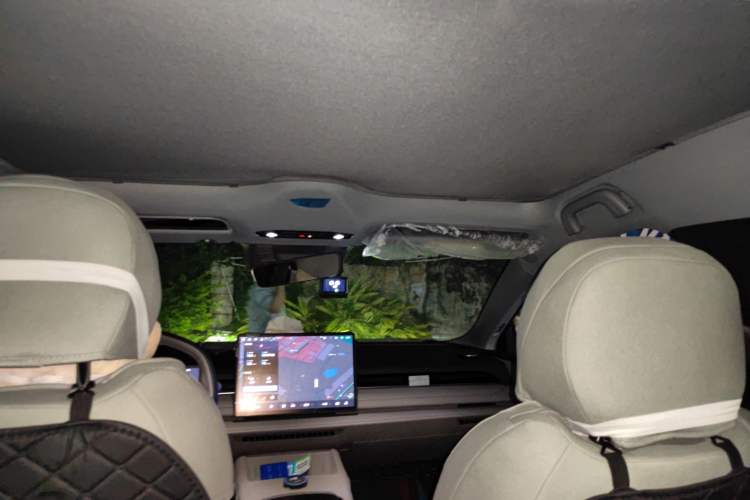 Used Geely Galaxy 8 2025 130km EM-i Prestige Edition Headliner