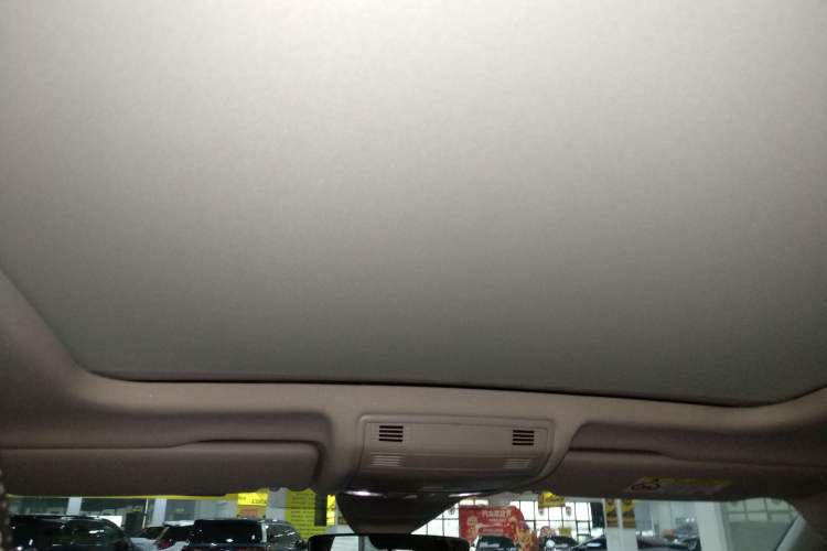 Used Volkswagen Tayron 2023 330TSI Two-Wheel-Drive Luxury Plus Advanced Version Headliner