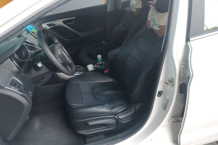 Used Hyundai Elantra (5th Generation / Langdong) 2016 1.6L Automatic Smart Version
