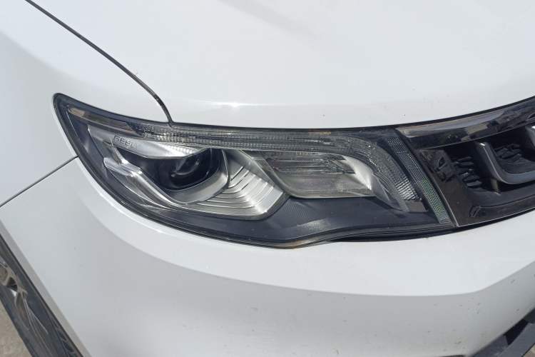 Used Geely Auto Emgrand X7 Sport 2018 1.8TD Automatic Two-Wheel Drive Smart Connect 4G Internet Edition
