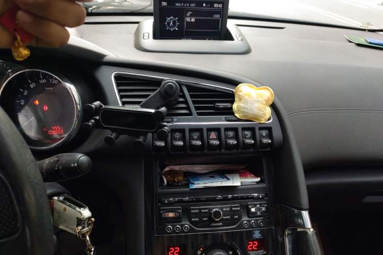 Used Peugeot 3008 2013 1.6THP Automatic Prestige Edition Audio And AC Panel