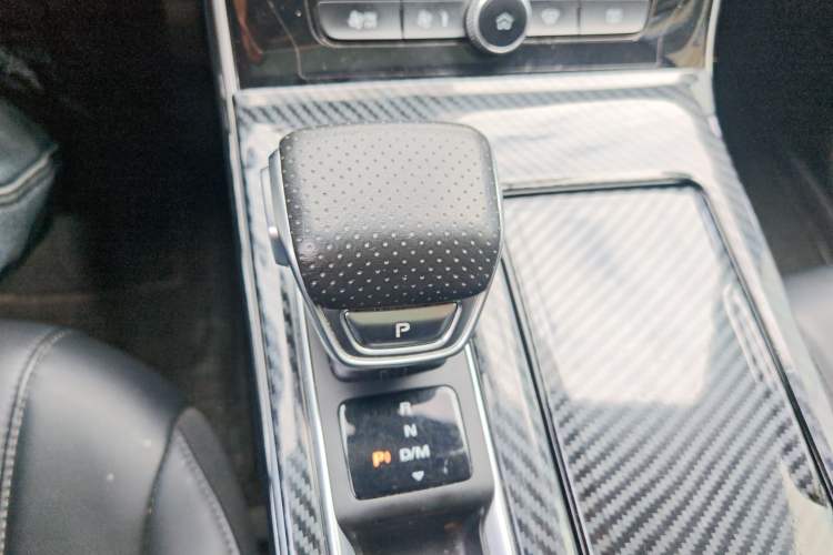 Used Roewe RX5 MAX 2019 300TGI Automatic 4G Connect Luxury Edition Gear Lever