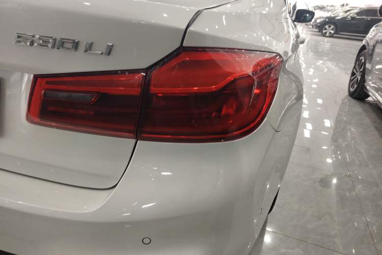 Used BMW 5 Series 2020 530Li Leading Model M Sport Package
