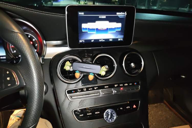 Used Mercedes-Benz C-Class 2018 C 200 L Sport Edition Audio And AC Panel