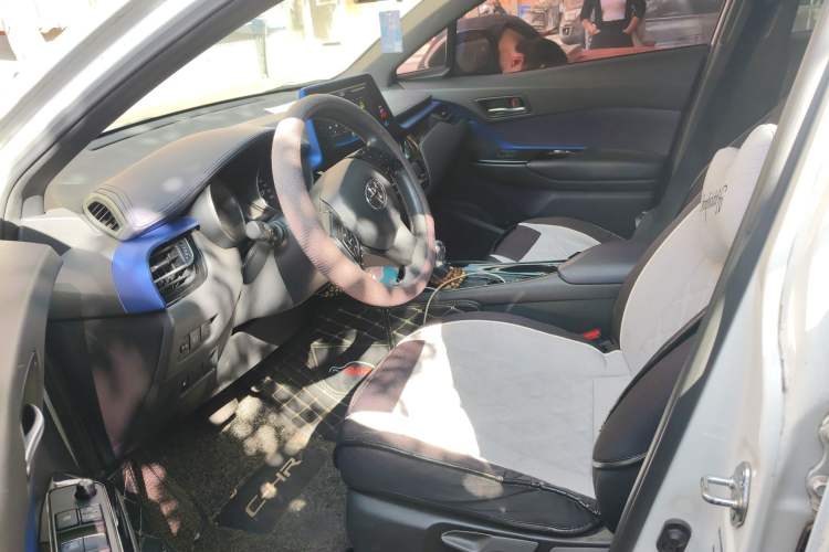 Used Toyota C-HR 2018 2.0L Leading Edition China V-standard Left Front Seat