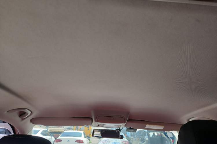 Used Volkswagen Tiguan 2016 300TSI Automatic Two-Wheel Drive Trend Edition Headliner