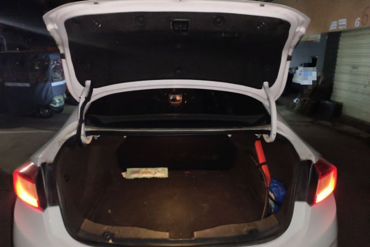 Used Chevrolet Cruze 2018 Revised Version 320 Automatic Pioneer Edition Trunk