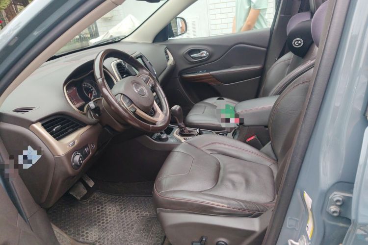 Used Jeep Cherokee 2014 3.2L High-Performance Version