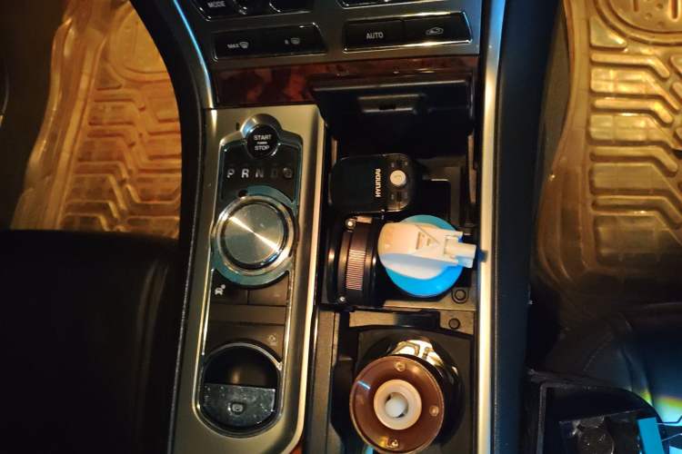 Used Jaguar XF 2014 XF 2.0T Prestige Edition Gear Lever