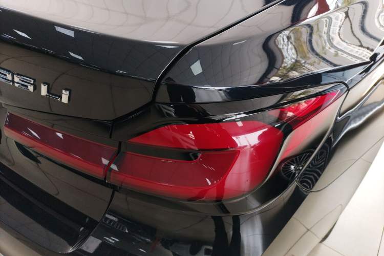 Used BMW 5 Series 2022 Restyled 525Li Luxury Package Right Rear Taillight