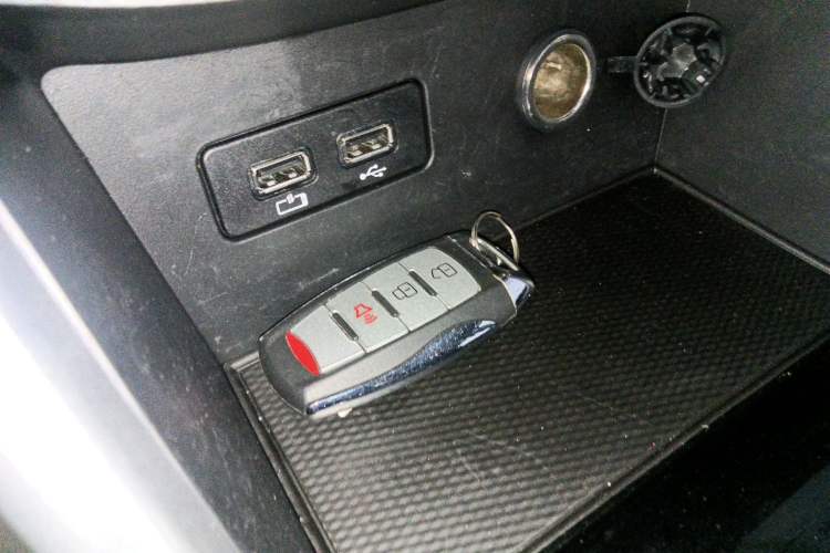 Used Great Wall Poer 2021 2.0T Commercial Version Automatic Diesel 4x4 Elite Long-Box GW4D20M Vehicle Key