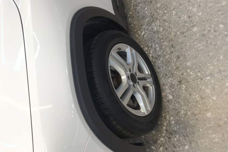 Used Mercedes-Benz GLB 2022 GLB 200 Dynamic Edition Left Front Wheel Hub