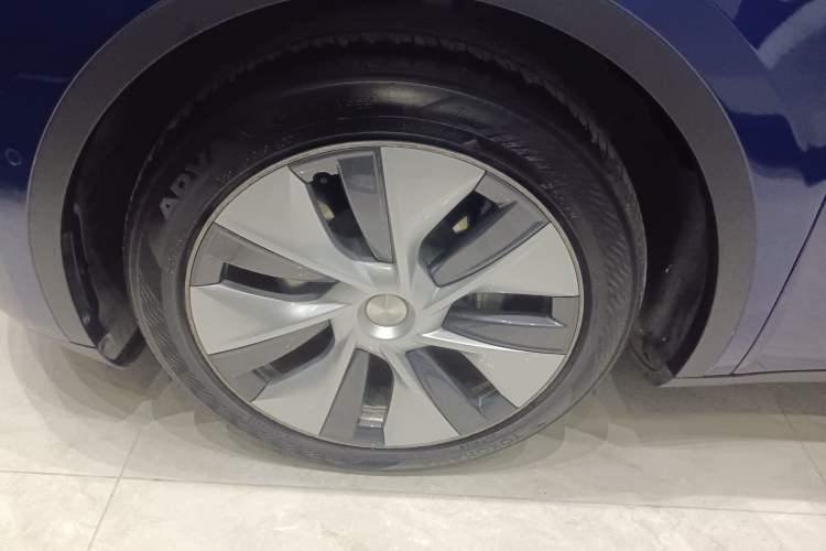 Used Tesla Model Y 2021 Long-Range All-Wheel-Drive Version