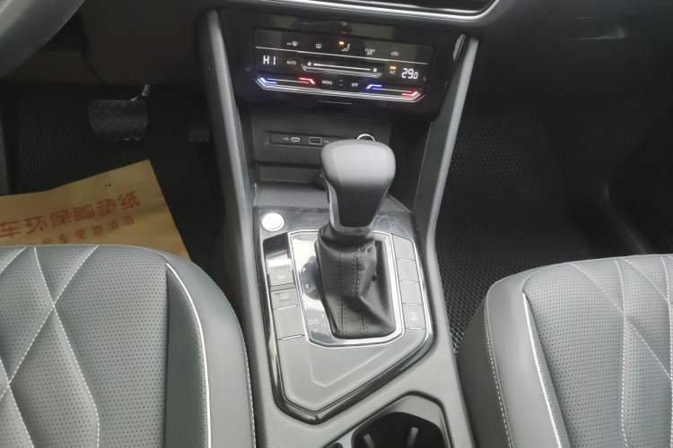 Used Volkswagen Tiguan L 2024 300TSI Automatic Two-Wheel Drive Smart Edition
